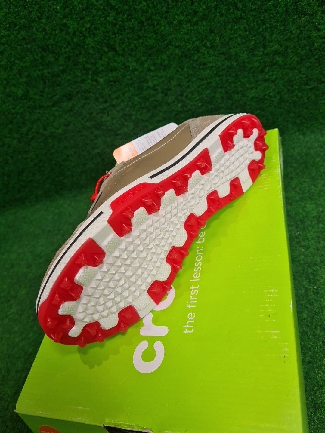 CROCS Bradyn 2.0 with Hank Haney Golfschuh, Damen, khaki/rot, EU 37 - Abbildung 3