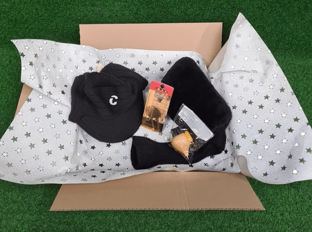 Marken Mix Golf Geschenkset, Warme Woll-Mütze von Duca Del Cosma, 5-Holz Schlägerhaube von Hickory, Reinigungsbürste von Silverline & Pitchgabel von Big Max, Schwarz, One Size, Herren - Abbildung 1